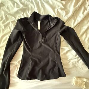 Alo Women’s Black Quarter-Zip Long Sleeve Top